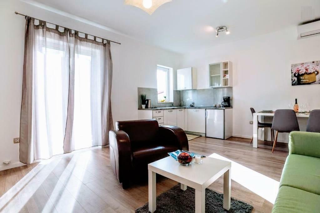Holiday Apartments Mediterraneo Фунтана Экстерьер фото